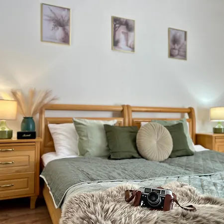 Cottage Apartman Gyula דירה *