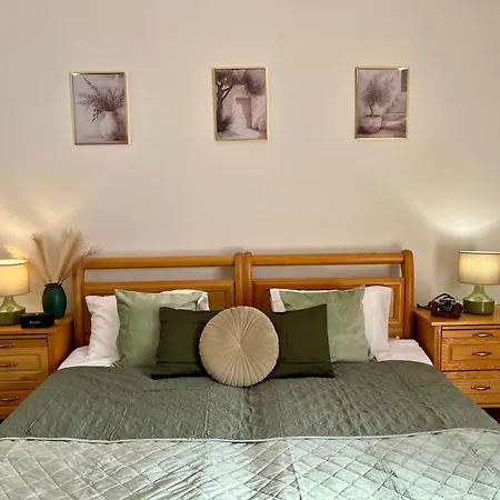 Cottage Apartman Gyula * Gyula